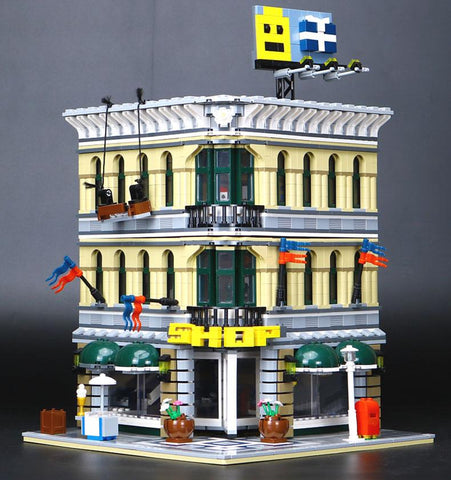 King 84005 Modular Grand Emporium Previously known as Lepin 15005 Big Brick Store